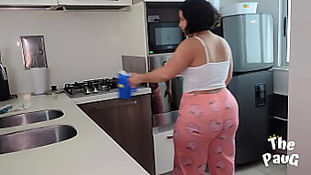 Teen Mexicaine Se Fait Baiser Le Cul Dans La Cuisine Par Son Colocataire